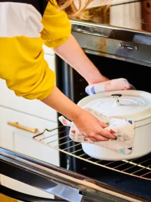 The-Ultimate-Guide-to-Cleaning-Your-Oven-with-Less-Pain-More-Success_011