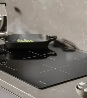 a-vardagen-grill-pan-cooking-broccoli-on-a-black-saerklassig-3288f2bee35cd932a8ec86f242b25bb2
