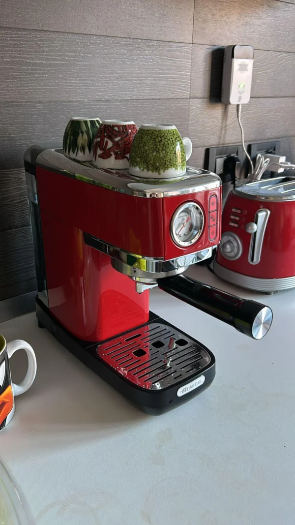Ekspres ARIETE Moderna Espresso Slim AR1381RD – Performancë Profesionale në Dizajn Kompakt